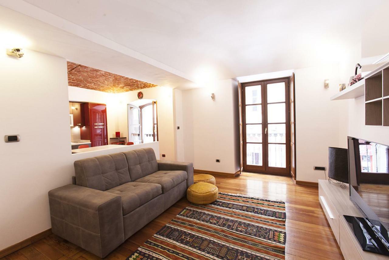 Monikapsa Apartment Turin Bagian luar foto