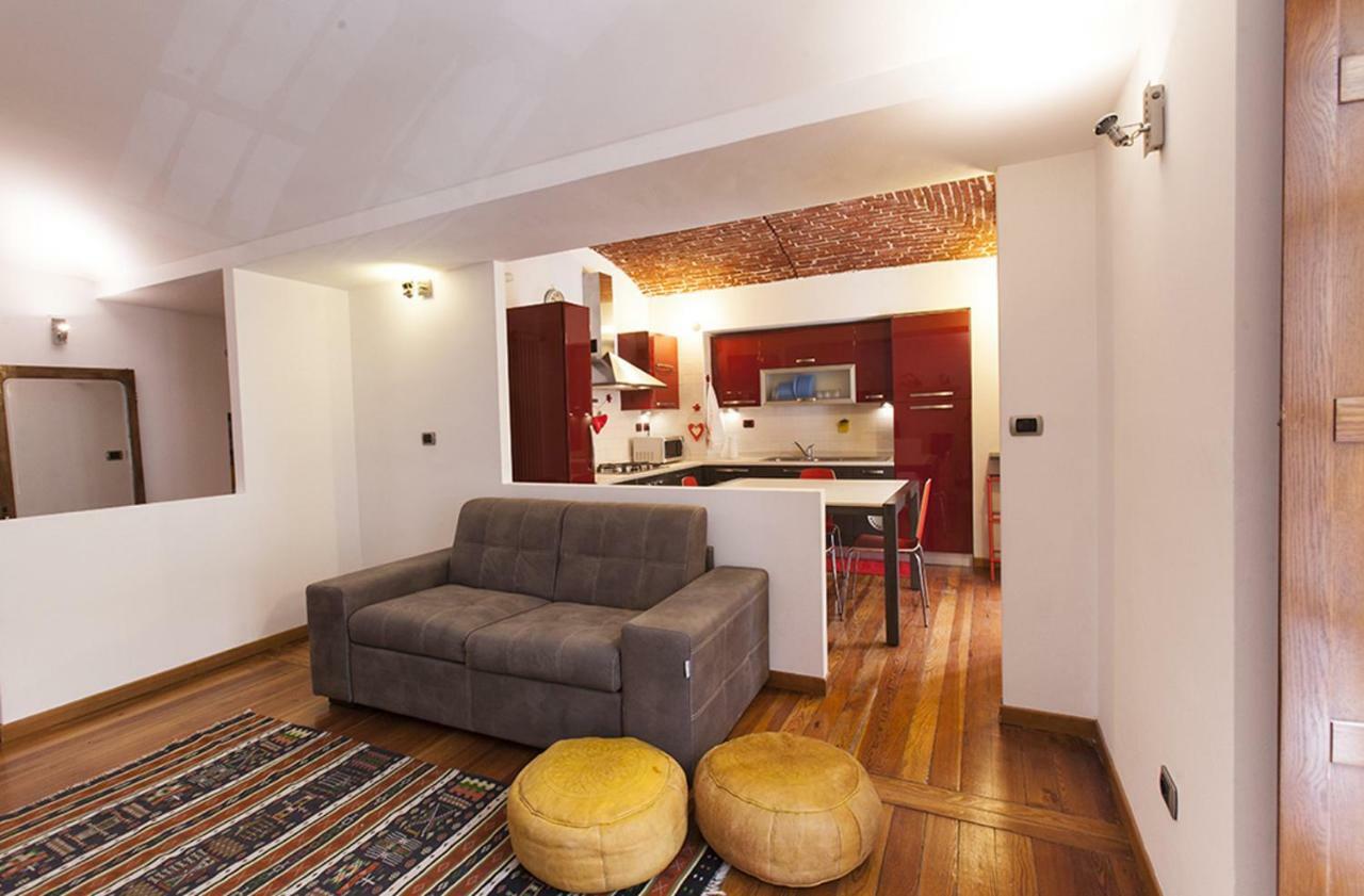 Monikapsa Apartment Turin Bagian luar foto